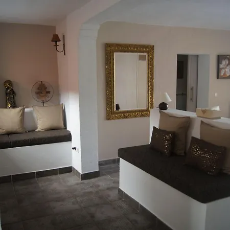 Casa De Orange Bed & Breakfast 3*