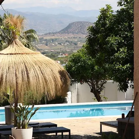 Casa De Orange Bed & Breakfast 3*