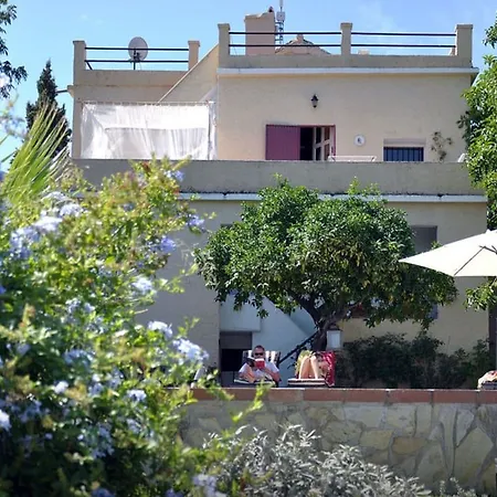 Casa De Orange Bed & Breakfast 3*